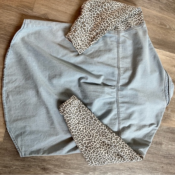 NEVER Worn, Denim with Leopard Print Shacket - Picture 3 of 3